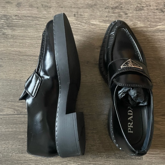 Brushed leather loafers (pointed toe). Size 37 (6.5 US) - Picture 2 of 12